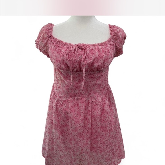 Tiger Mist Remi Pink Floral Off-Shoulder Dress - Picture 2 of 4